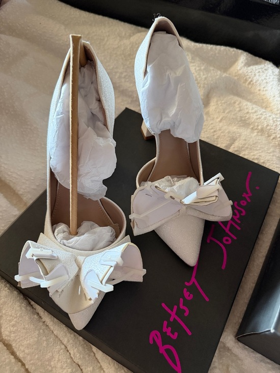 Betsey Johnson Shoes - Betsey Johnson White Pointed Toe Bow D'Orsay Pumps